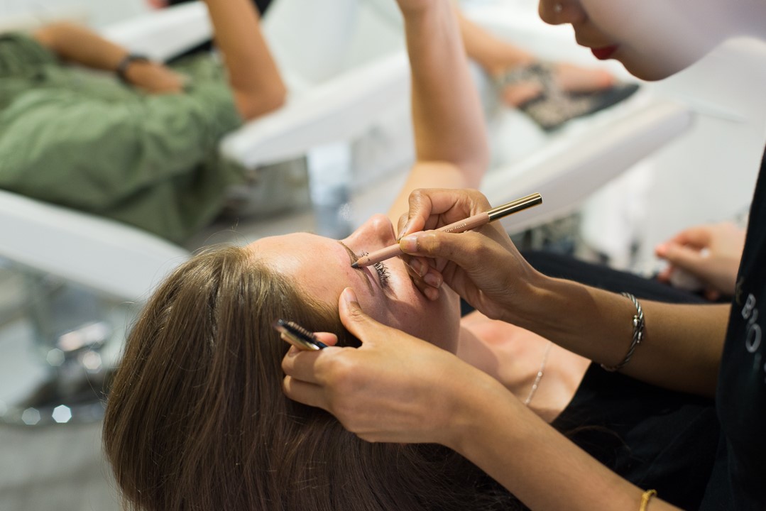 Brow Makeover Nail & Brows