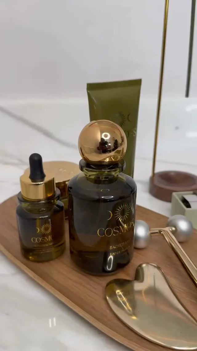 Achieve Supermodel Skin and Wellbeing with Cosmoss✨
Experience the epitome of skincare with Cosmoss, the luxurious skincare line by British supermodel Kate Moss. The Reset + Restore facials were created by Sherrille Riley, the founder of Beauty Edit Mayfair, designed to restore the skin, soothe and relax the facial muscles using lymphatic drainage massage followed by LED light therapy for the ultimate glow reminiscent of Kate Moss’s timeless beauty.