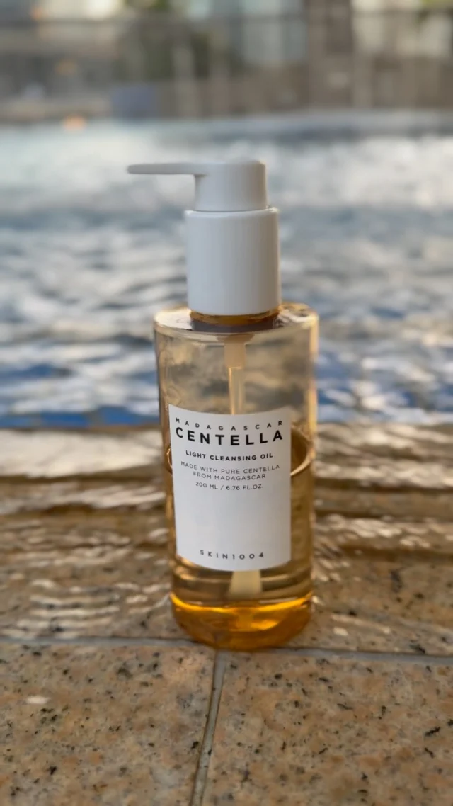Here’s my travel edit from the Beauty Edit Store — just right for those spring-summer getaways. Think sun-smart skincare, glow-up musts, and everything I’m reaching for on my Dubai escape. These are the staples that keep me feeling fresh, radiant, and ready for whatever the day brings. Let’s talk travel — and all the beauty that comes with it. Founder -@sherrilleriley